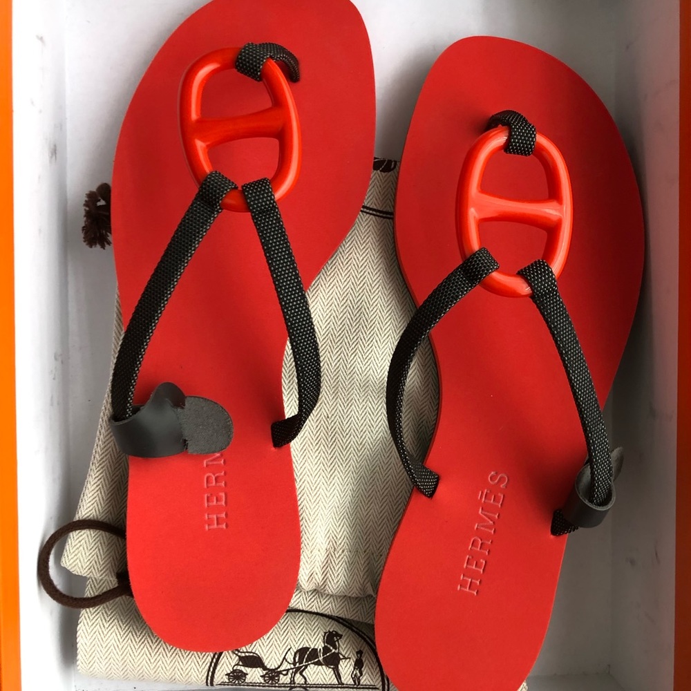 Hermès Kala Nera sandals in orange